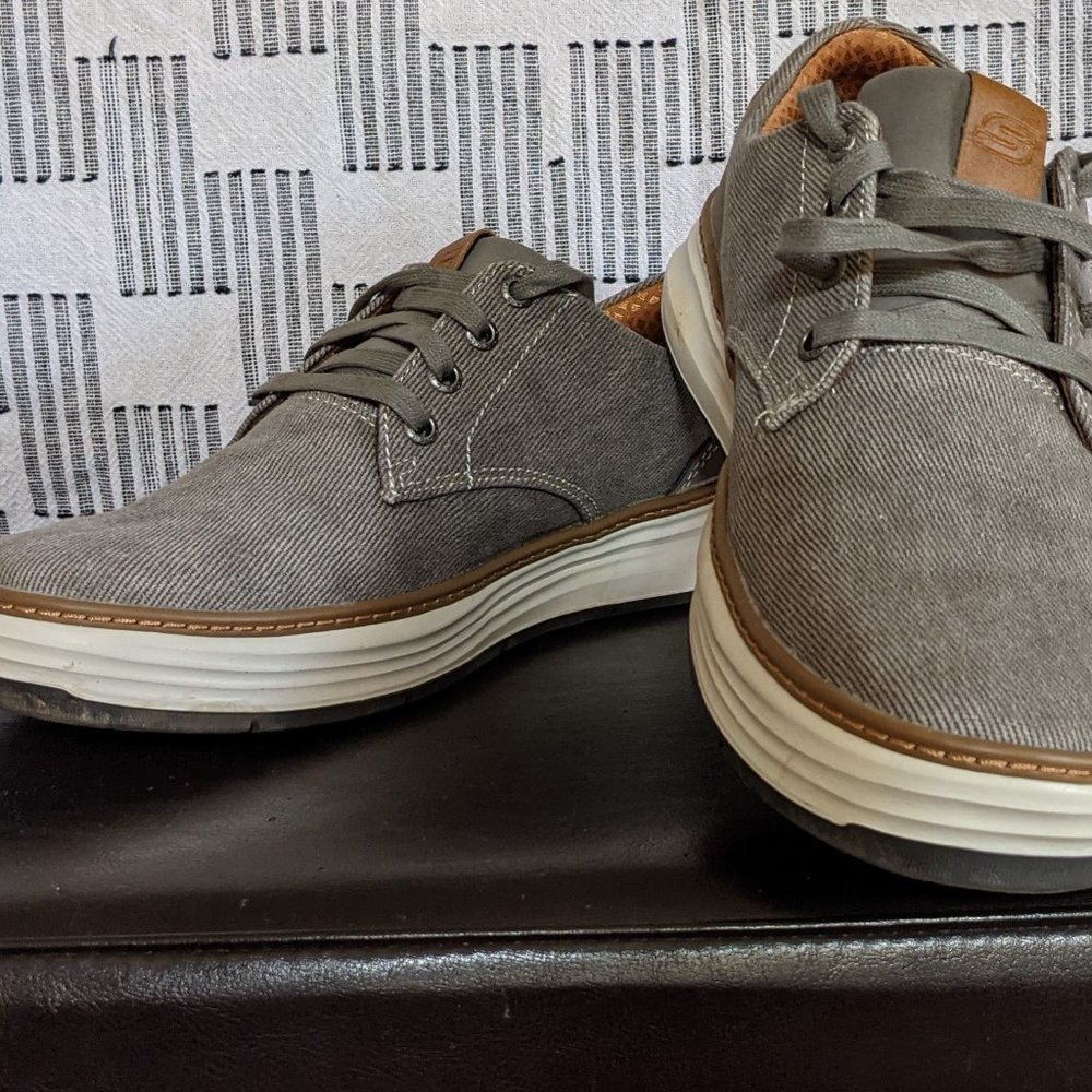 Skechers Air-Cooled Memory Foam® cushioned comfort insole Size 9 Taupe